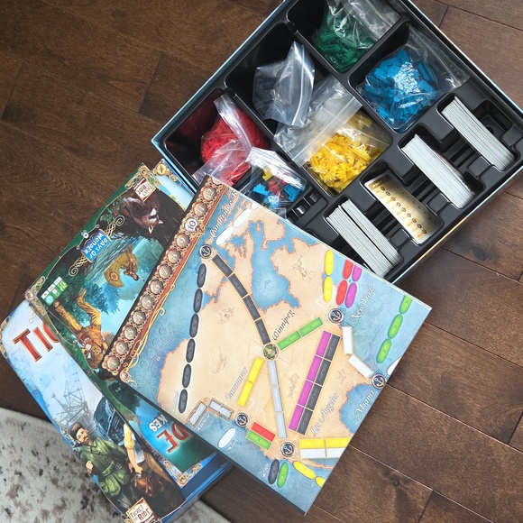 Ticket to Ride Rails & Sails Game - Picture 11 of 11